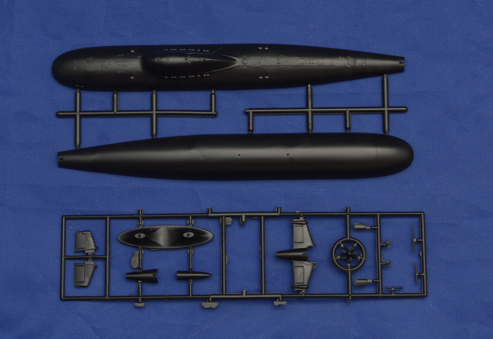 MODELIMEX Online Shop | 1/400 Soviet Nuclear Submarine ALPHA (project ...