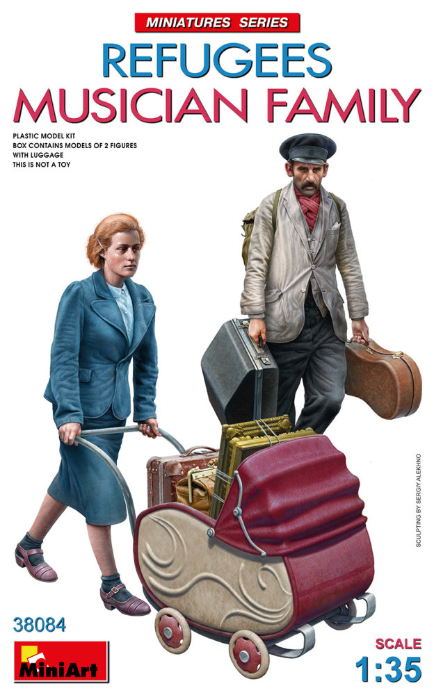 1/35 Refugees - Musician Family (2 fig. & luggage)
