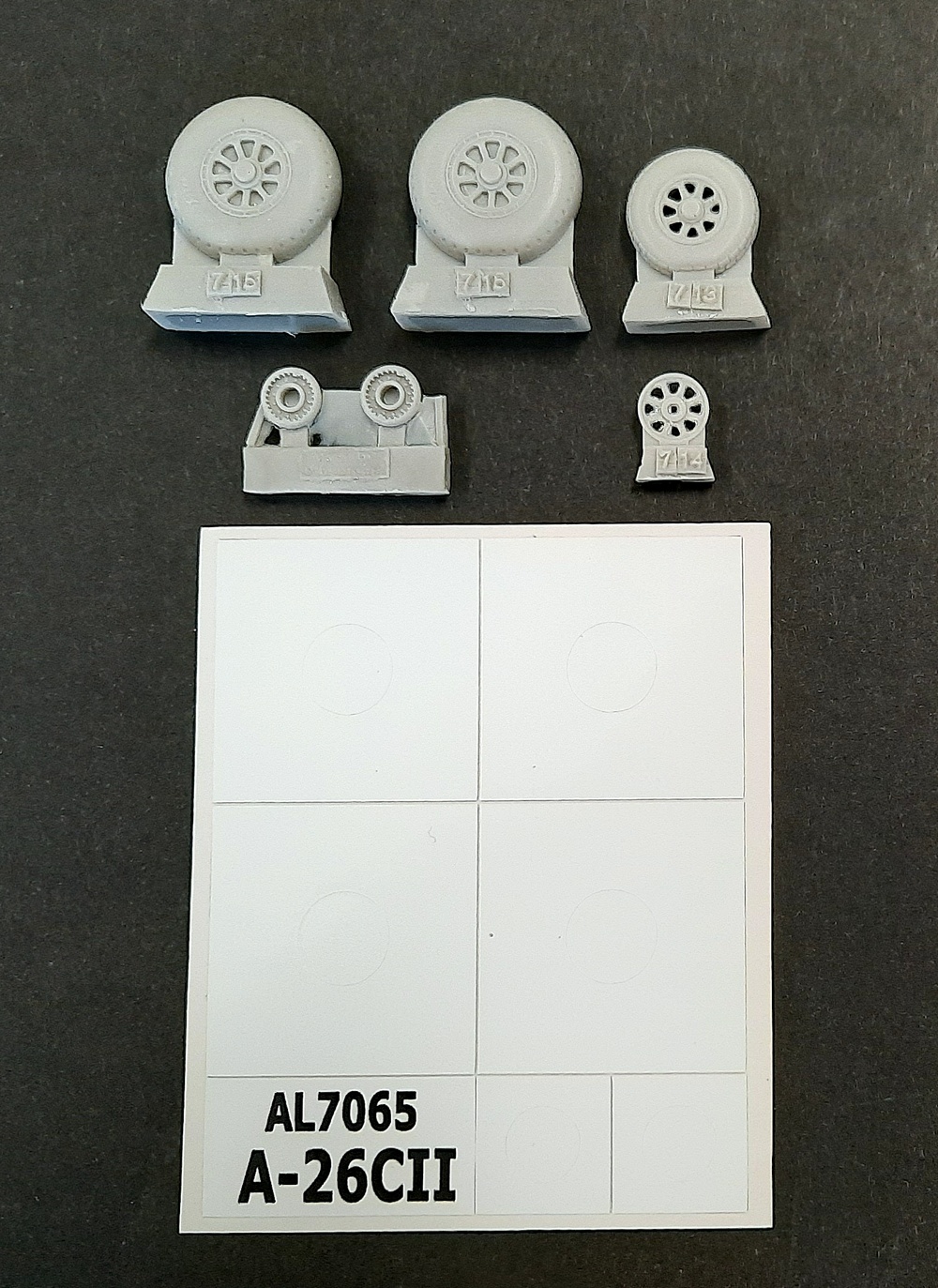 1/72 A-26C Invader wheels smooth pattern