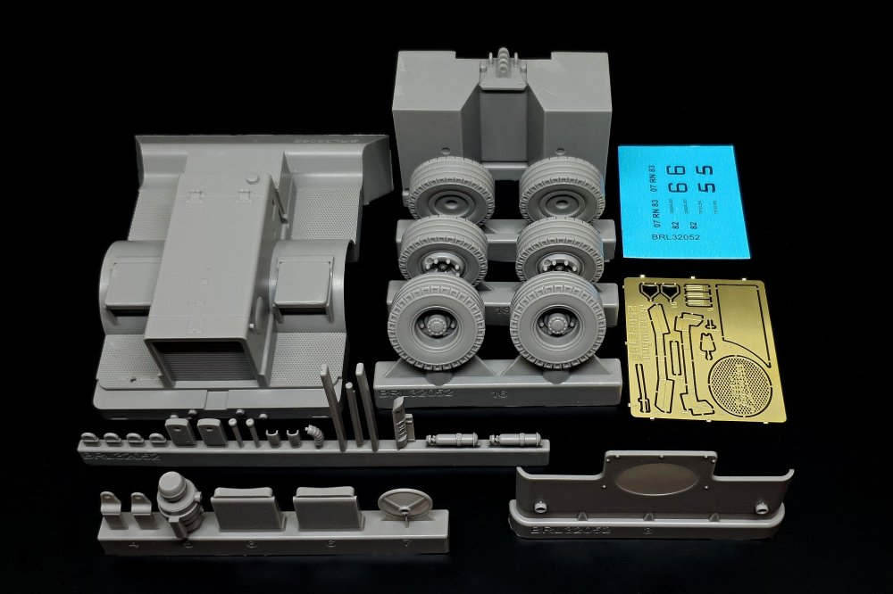 1/32 UK Flight Deck Tractor Tugmaster (resin kit)