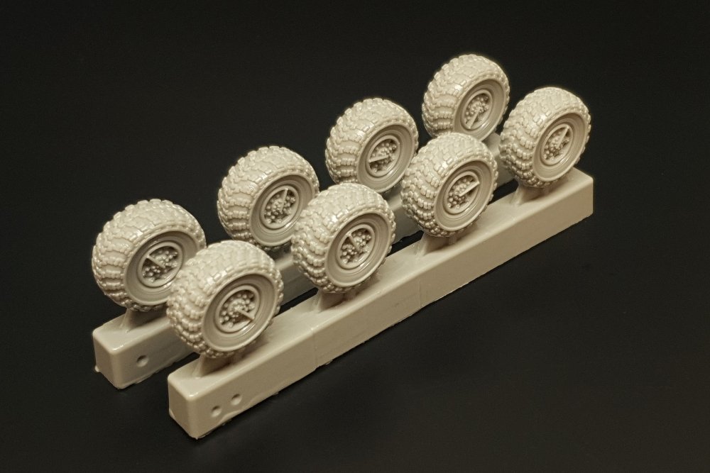 1/72 Wheels for 9K714 OKA / SS-23 Spider (HOBBYB)
