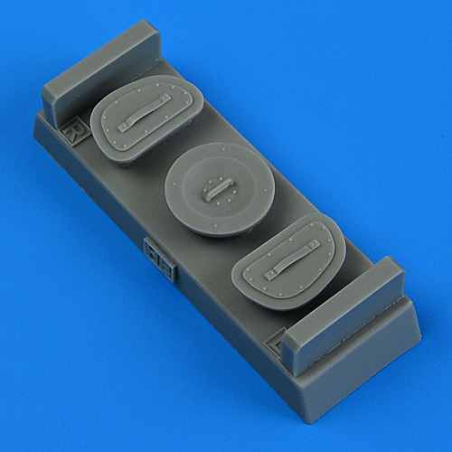 1/48 BAE Hawk FOD covers (HOBBYB)