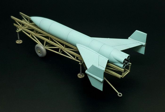 1/72 Feuerlilie F-55 Flakrakete w/dolly (resin)